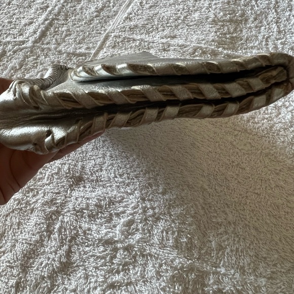 KARIM BOURIAD MARRAKECH SILVER METALLIC LEATHER CLUTCH BAG. - Picture 6 of 10